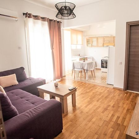 Explore Greece From Comfortable City Centre Apartment Chalkida Exterior foto